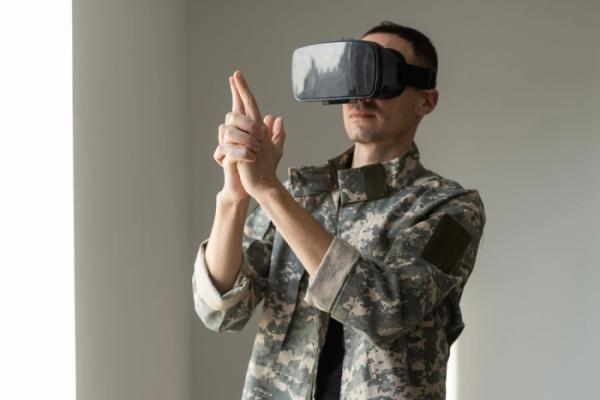 Военнослужащих тошнит от гарнитур совмещенной реальности Военнослужащих тошнит от гарнитур совмещенной реальности