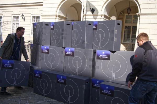 Илон Маск отказывается финансировать спутники Starlink на Украине Илон Маск отказывается финансировать спутники Starlink на Украине