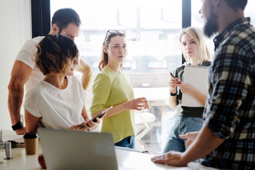 «У нас была утечка тел, а не мозгов». Что стало с рынком найма после возвращения айтишников «У нас была утечка тел, а не мозгов». Что стало с рынком найма после возвращения айтишников