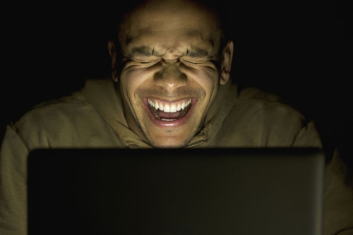 Закупка бобра, гусеница и «Олег, добрый день!». Смешные истории от тестировщиков ПО 