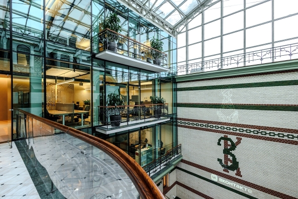 ВКонтакте открыла штаб-квартиру в Доме Зингера после реновации ВКонтакте открыла штаб-квартиру в Доме Зингера после реновации